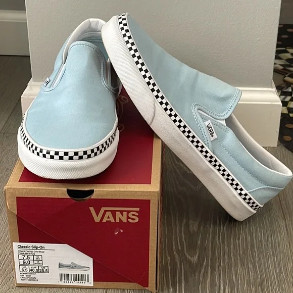 NW Box Vans Classic Slip-On in Cool Blue-Mens 7.5 / Women 9 - Picture 4 of 11